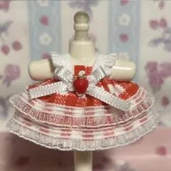 ミニチュアドール 服 206.ワンピース(赤チェック いちご フリル)
