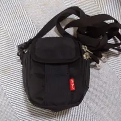 Di feel ブラックナイロンショルダーバッグ