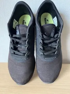 New Balance レディース　ブラック 軽量スニーカー　23.5cm