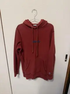 UNDEFEATED パーカー レッド Mサイズのサムネイル