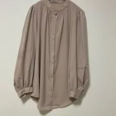 GUベージュ 長袖シャツ ふんわり袖　ブラウス　シャツ