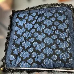 フリンジ付き黒青花柄ストール超大判
