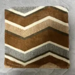 H*a様 ジグザグパターン クッションカバー　ニトリ　 45x45cmのサムネイル