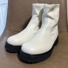 Item thumbnail for item 8cb81dfa-6276-4c32-a8f9-e8517f9890fc