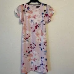 値下げ【中古美品】イバンカ トランプIVANKA TRUMP 花柄ワンピースのサムネイル