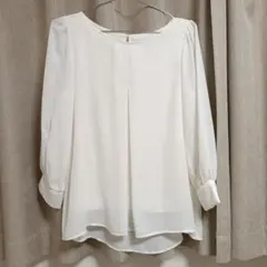 オフホワイト シフォン 長袖シャツ バックボタン付き