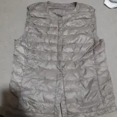UNIQLO ベージュ ダウンベスト XL