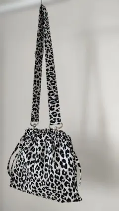 〚訳あり品〛ヒョウ柄ショルダーバッグ　ハンドメイド