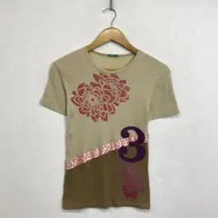 00s BENETTON Tシャツ オリエンタル ベージュ アップリケ Y2Kのサムネイル