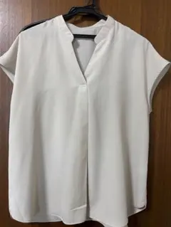 GU 半袖ブラウス ベージュ　Lサイズ