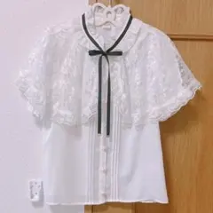 【完売品】Secret Honey レース ケープ ホワイト ブラウスのサムネイル