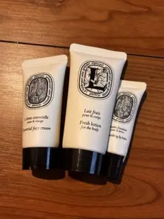 DIPTYQUE トラベルポーチ3点セット diptyque トラベルセット ポーチ付き - メルカリ