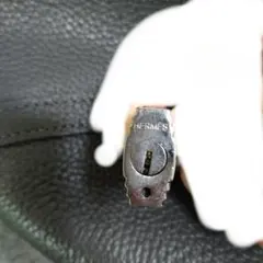 レザー ハンドバッグ グレー カデナ付き