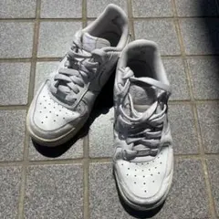 NIKE AIR FORCE 1 ホワイト スニーカー