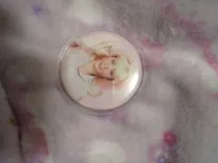 公式缶バッジTWICEモモ