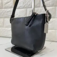 COACH✨ミニショルダーバッグ　ハンドバッグ　刻印チャーム　レザー　自立型