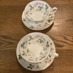 希少◆ウエッジウッド ワイルドストロベリー 豪華BBプレート＆カップ2客 英国製 希少◇ウエッジウッド ワイルドストロベリー 豪華BBプレート＆カップ2