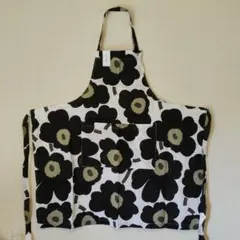 新品未使用 マリメッコ　marimekko エプロン/ブラック×ホワイト×カーキのサムネイル