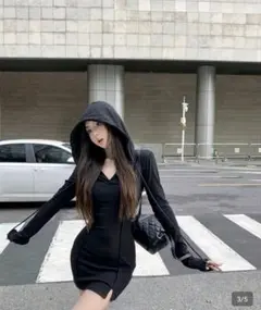 フード付きブラックミニワンピース