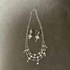 ネックレスとイヤリングのセット