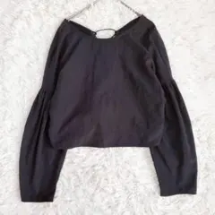 ミスティウーマン ブラウス レースアップ ボリューム袖 黒 タック入り とろみ感