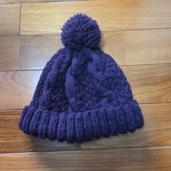紫色 ポンポン付きニット帽