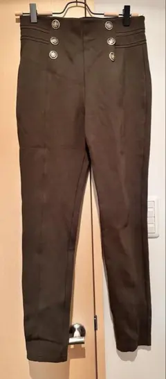 ZARA ダークブラウン ボタン付きハイウエストパンツ