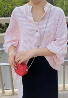 SHENERY ピンクストライプ 長袖シャツ ボタン付き