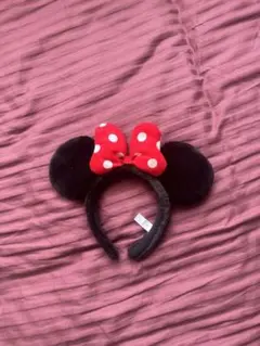 ミニーマウス カチューシャ 赤いリボン
