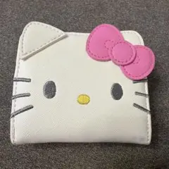 ハローキティ フェイス形二つ折りウォレットのサムネイル