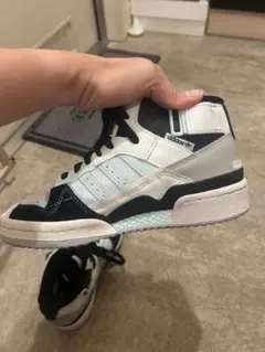 adidas ハイカットスニーカー ホワイト/ネイビー