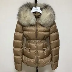 ［極美品］モンクレール　BOED ボエ　00 ベージュ　リアルファー　5D345のサムネイル