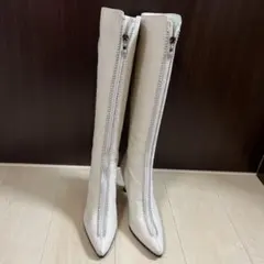 【VERSACE】ヴェルサーチ　　キラキラビジュウ付き　　ロングブーツ　白