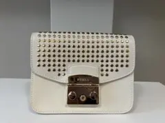 FURLA メトロポリス　スタッズ　ミニバッグ