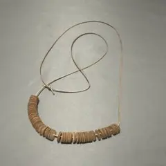 Hender Scheme レザーディスク ネックレス ナチュラルのサムネイル