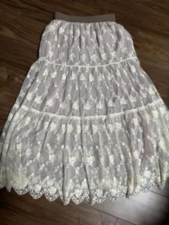 ポエティック♡レース刺繍 フレアスカートのサムネイル