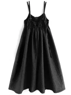 ブラック エンボス花柄フレアキャミワンピース