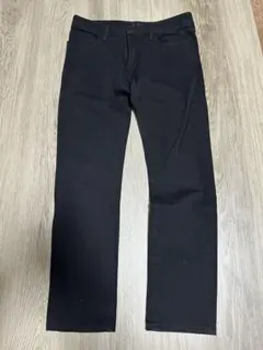 ユニクロ黒スリムフィットデニムパンツ