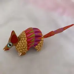 アレブリヘス　アルマジロの置物　Mexico 民芸品　小物　artesania