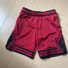 ジョーダン　赤いバスケットボールパンツ