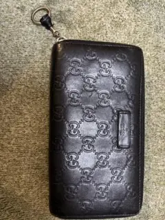 GUCCI ブラック 長財布 エンボスロゴ