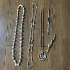 Item thumbnail for item 930edc99-2dcc-45c4-86bb-720b68c1403a