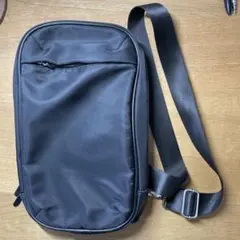 ブラックナイロンショルダーバッグ
