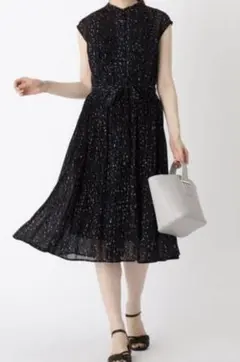 index タックプリーツフレンチスリーブワンピース