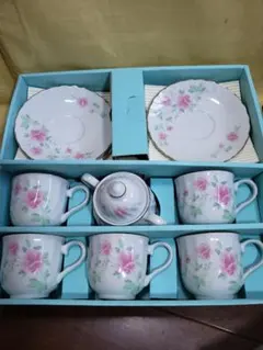 ピンクのバラ柄カップ・ソーサーセット　5客　シュガーポット