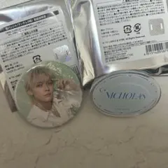&TEAMカフェ 缶バッジ NICHOLAS ニコラス　アクリルバッジ