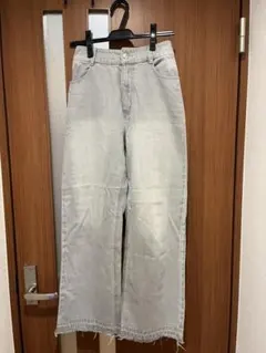 カスタネ　ハイウエストストレートジーンズ