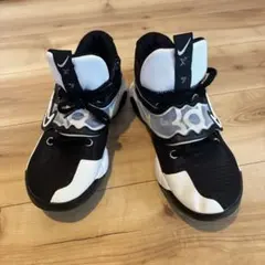NIKE RENEW スニーカー ブラック ホワイト