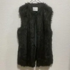 Bershka フェイクファーベスト ブラック レディース