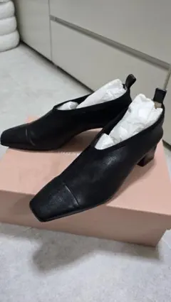 ◎新品未使用◎ファビオルスコーニ スクエアトゥ ストレッチレザーヒールパンプスのサムネイル